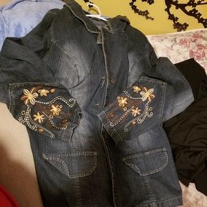 Beautiful detail on sleeve  jean jacket